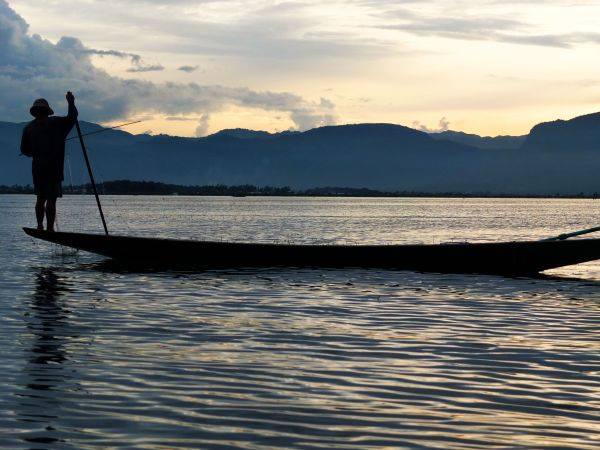 Lacul Inle din Myanmar